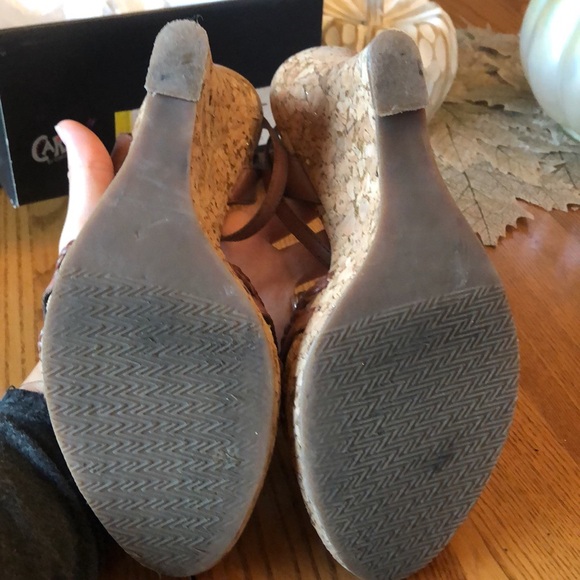 Carlos by Carlos Santana Wedges - Picture 5 of 9